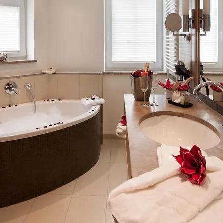Ludwig (adults Only) 4*